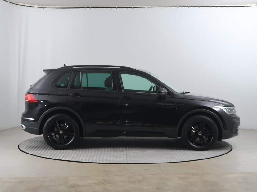 Volkswagen Tiguan, 2022