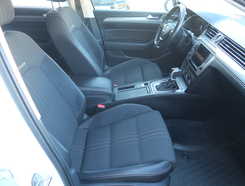 Volkswagen Passat, 2016