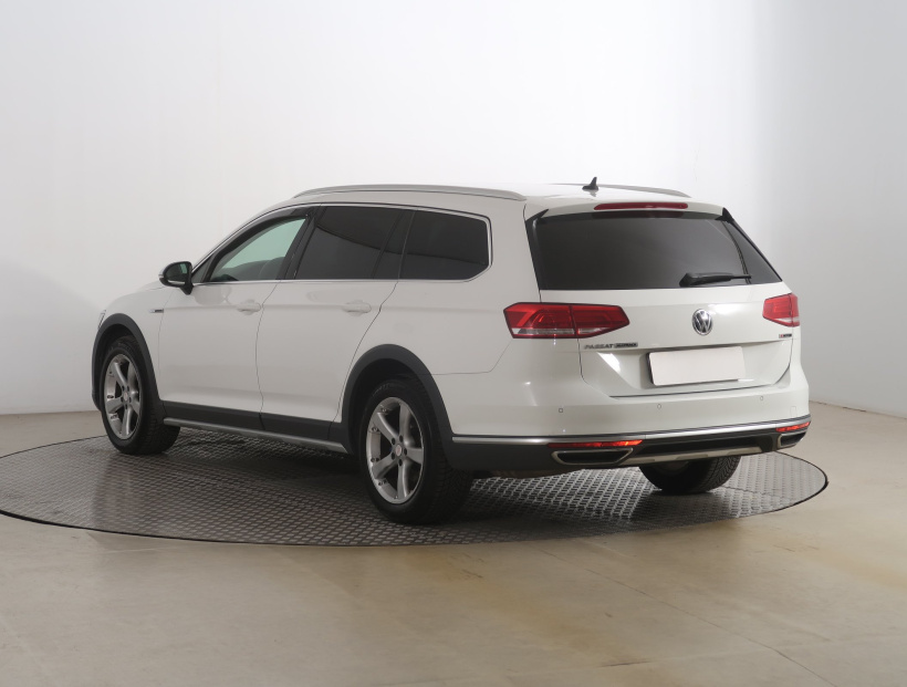 Volkswagen Passat, 2016