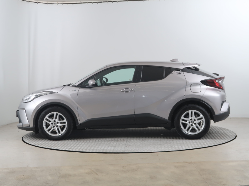 Toyota C-HR, 2022