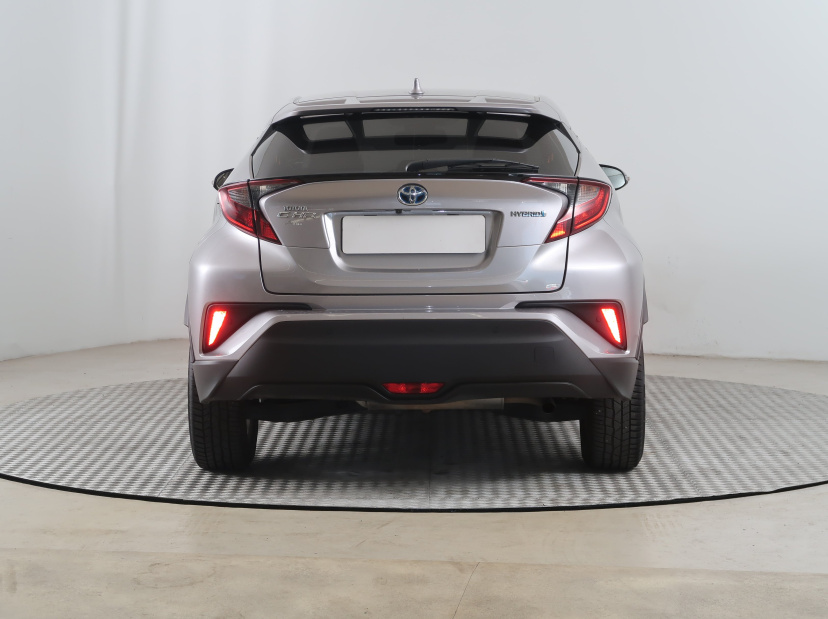 Toyota C-HR, 2022