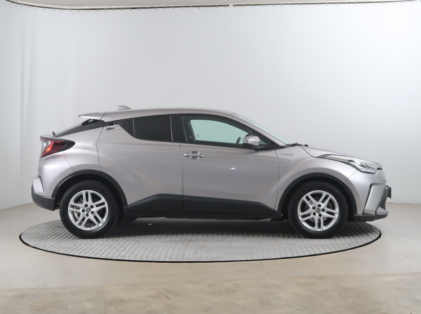 Toyota C-HR, 2022