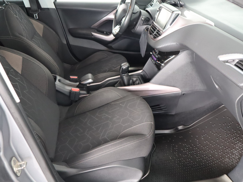 Peugeot 2008, 2015