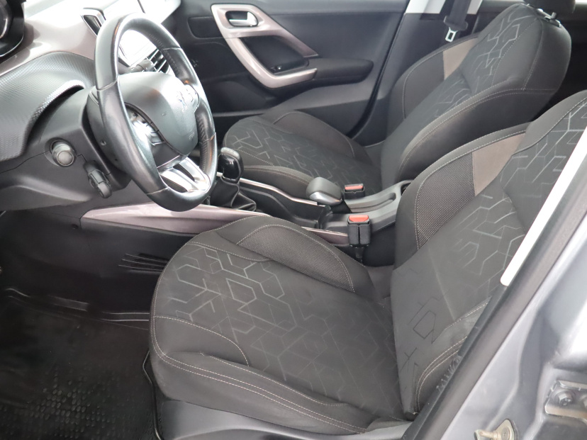 Peugeot 2008, 2015