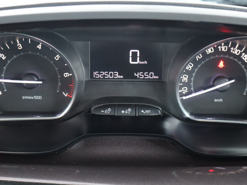 Peugeot 2008, 2015