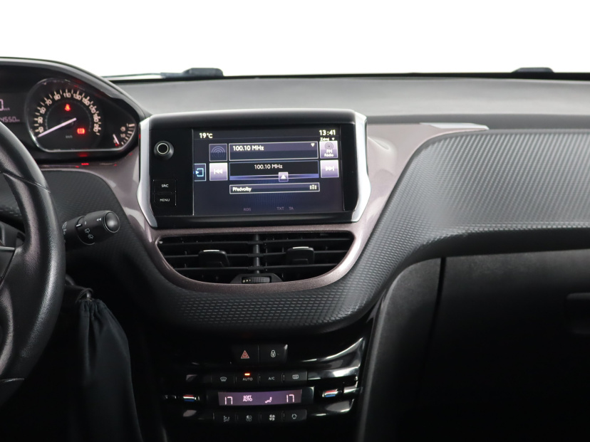 Peugeot 2008, 2015