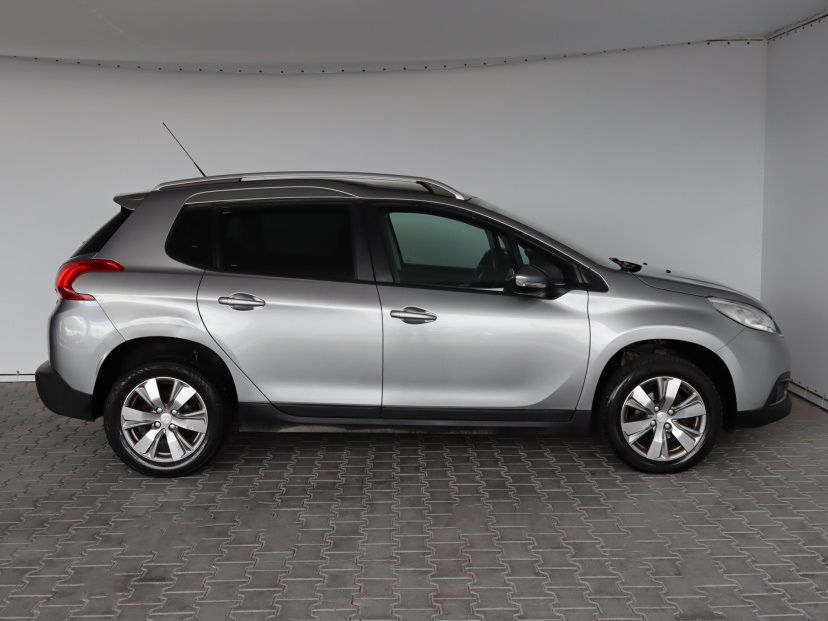 Peugeot 2008, 2015