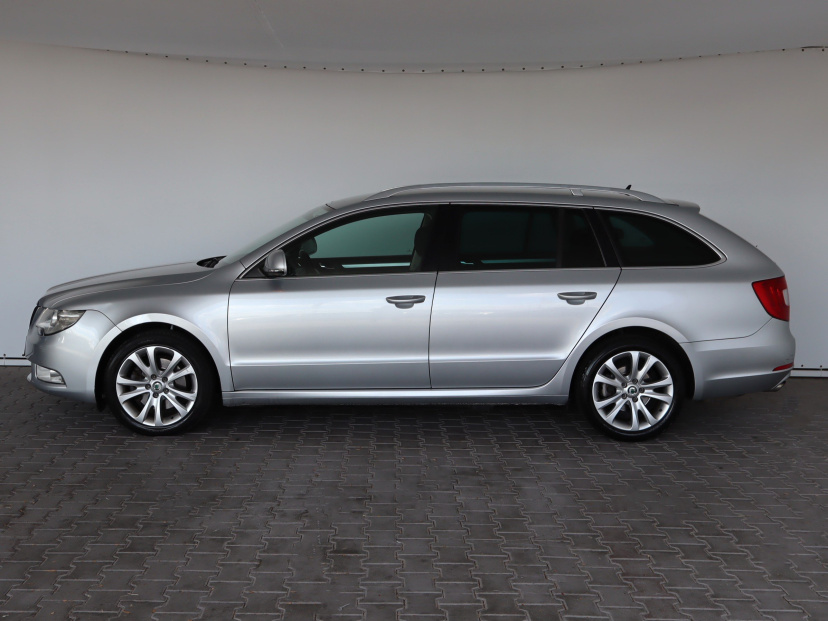 Škoda Superb, 2012