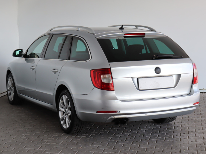 Škoda Superb, 2012