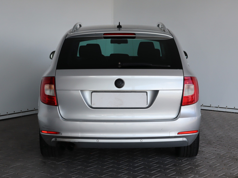 Škoda Superb, 2012