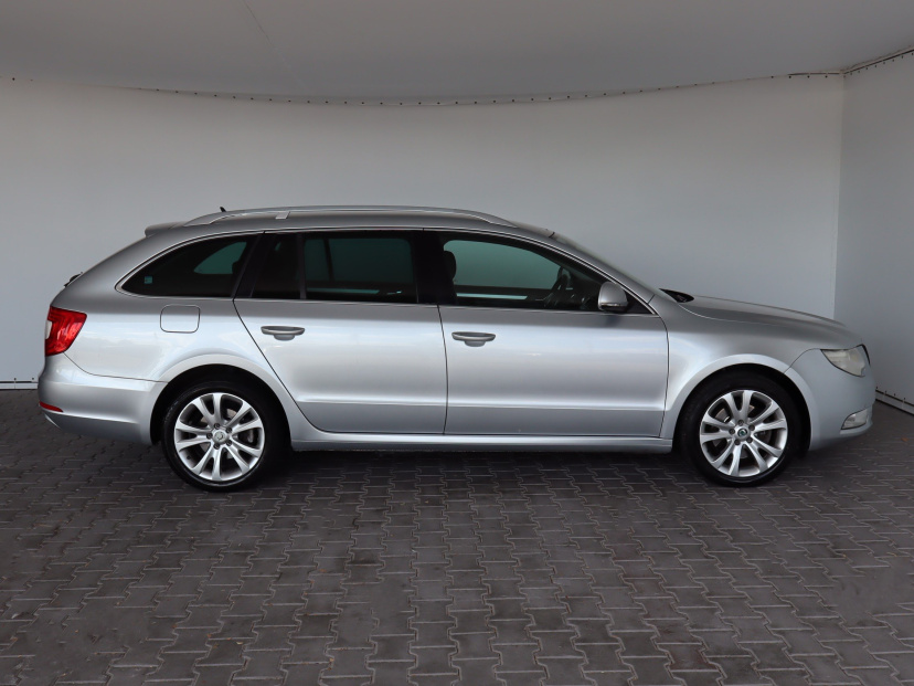 Škoda Superb, 2012