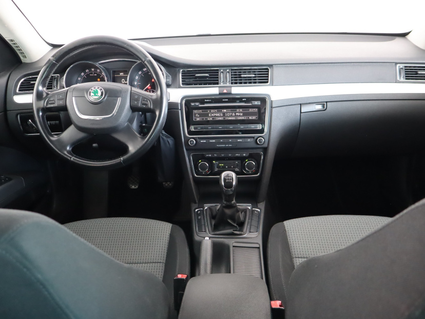 Škoda Superb, 2012