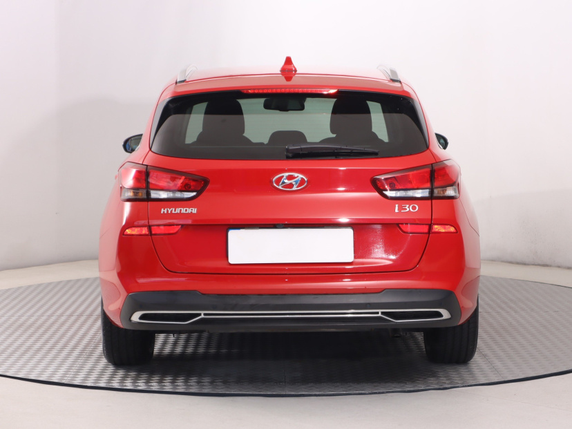 Hyundai i30, 2022