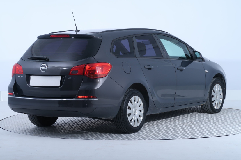 Opel Astra, 2013