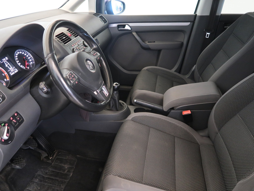 Volkswagen Touran, 2011