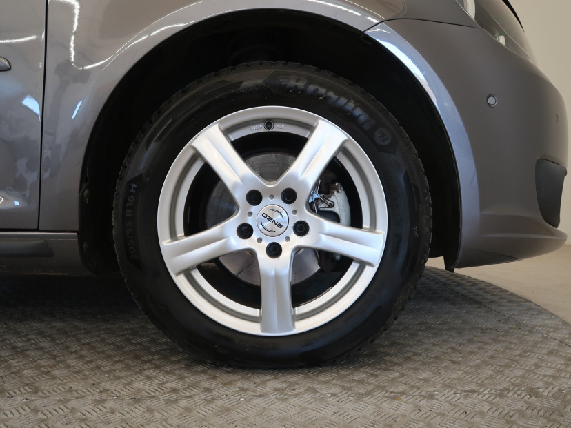 Volkswagen Touran, 2011