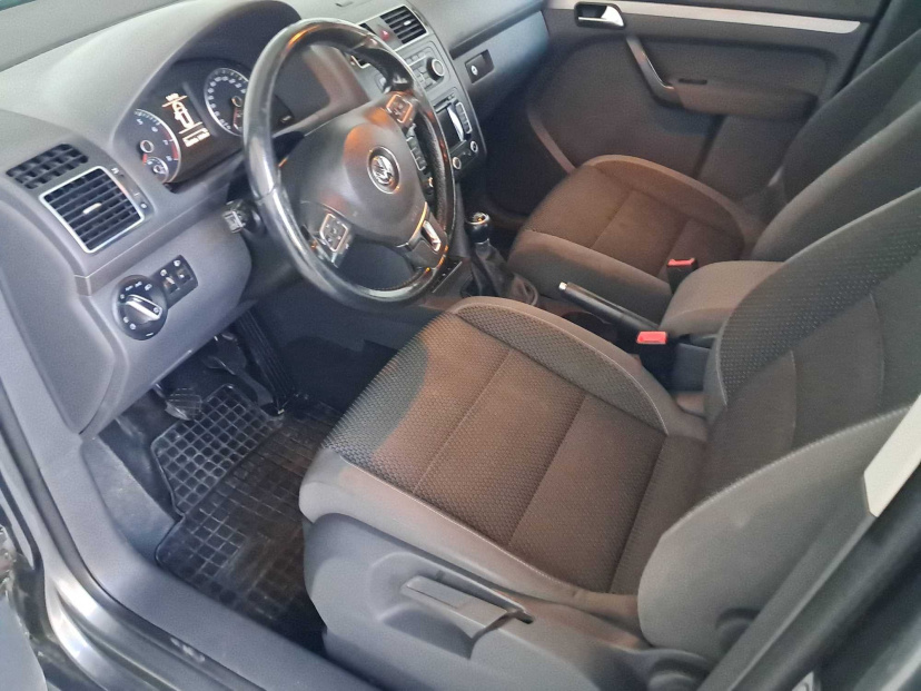 Volkswagen Touran, 2011