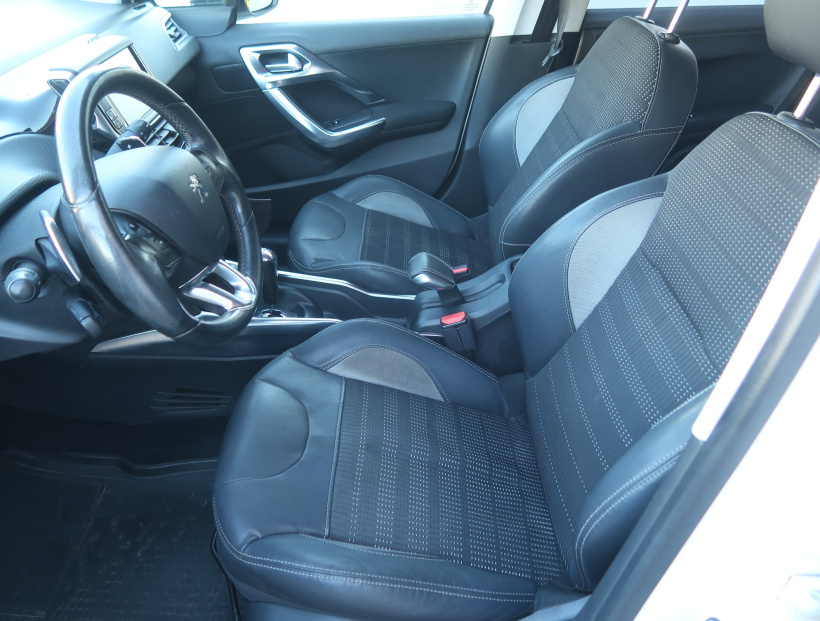 Peugeot 2008, 2014