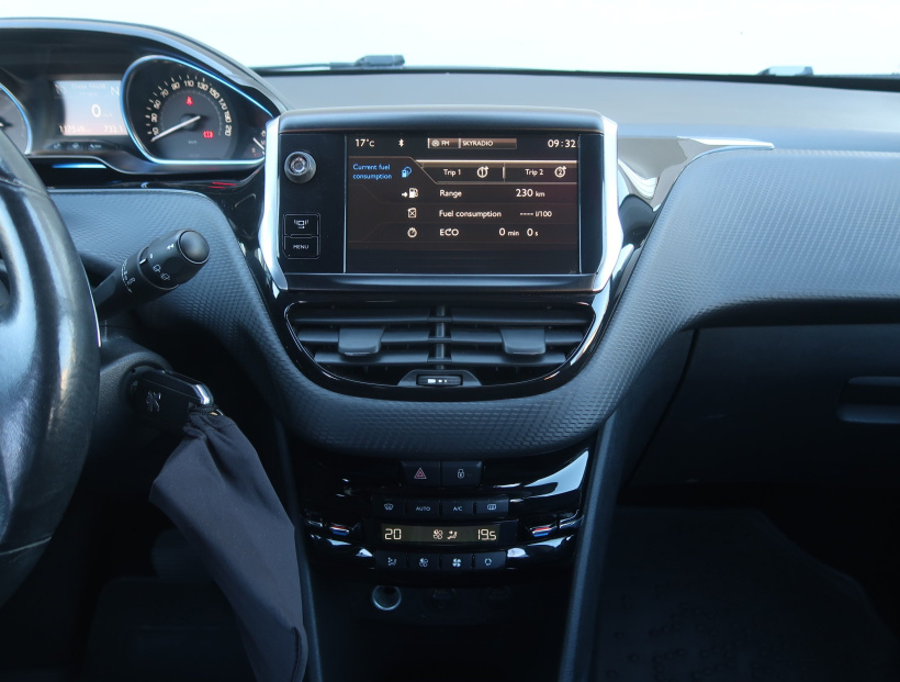 Peugeot 2008, 2014