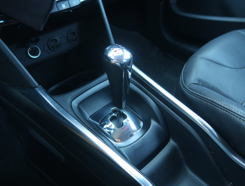 Peugeot 2008, 2014