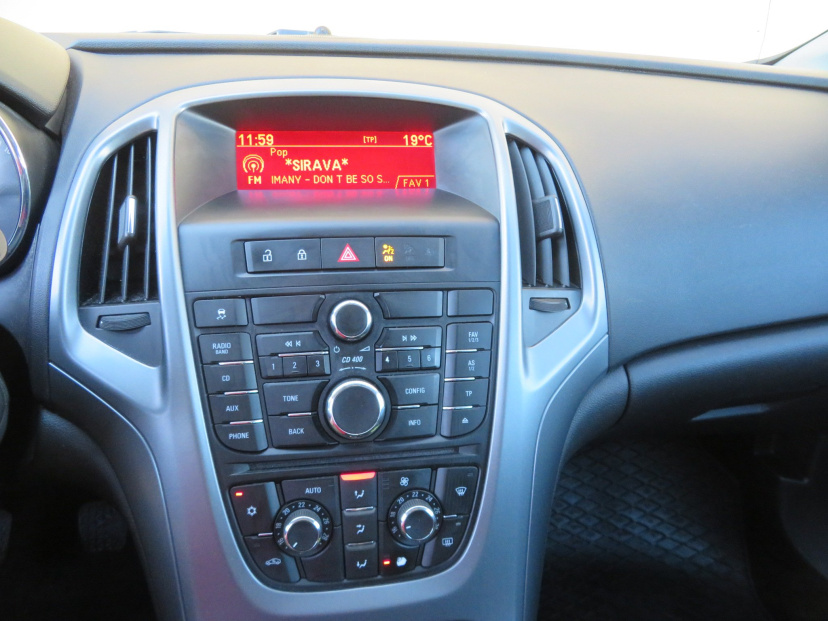 Opel Astra, 2012