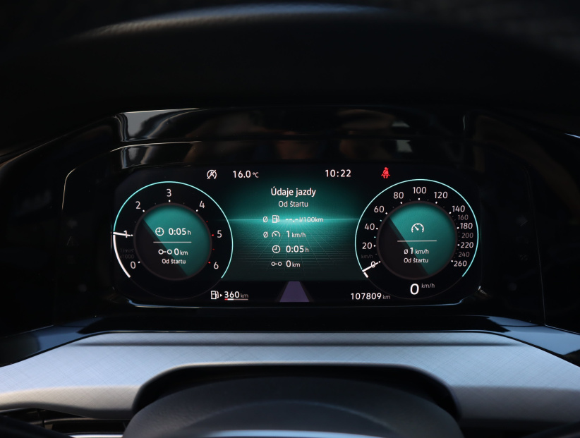 Volkswagen Golf, 2022