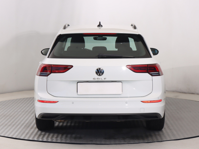 Volkswagen Golf, 2022