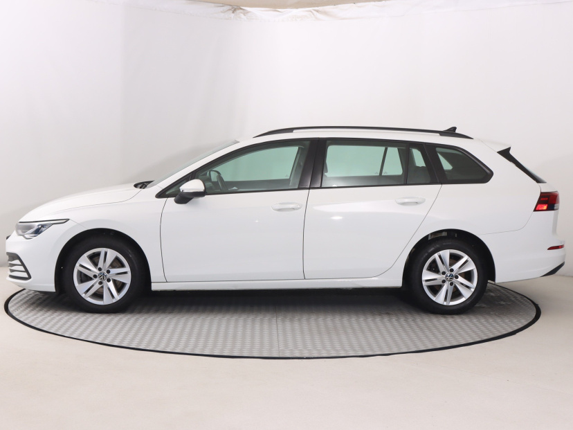 Volkswagen Golf, 2022