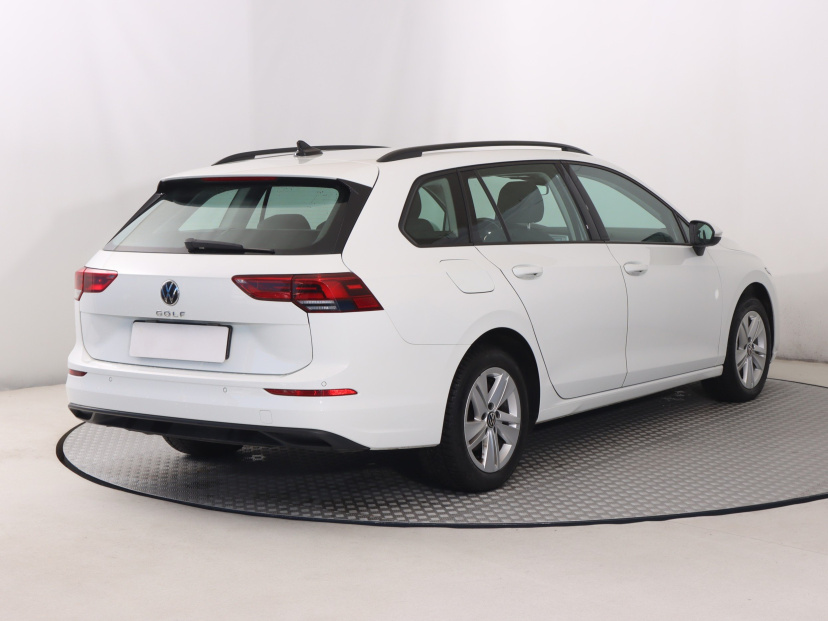Volkswagen Golf, 2022