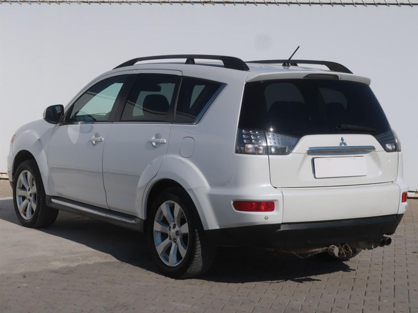 Mitsubishi Outlander, 2011