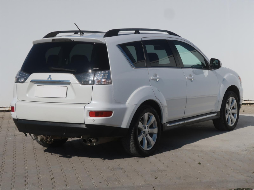 Mitsubishi Outlander, 2011