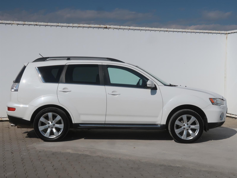 Mitsubishi Outlander, 2011