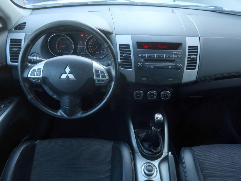 Mitsubishi Outlander, 2011
