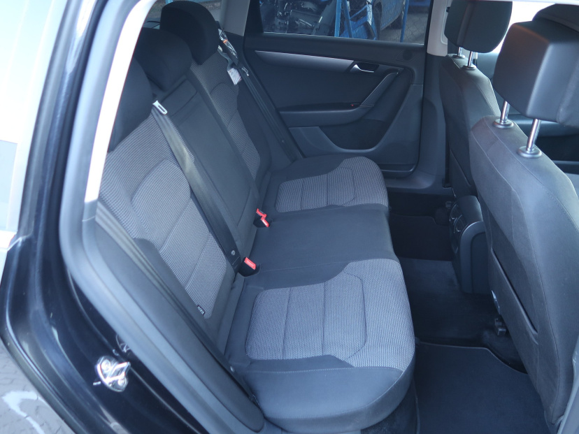 Volkswagen Passat, 2011