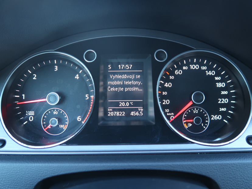 Volkswagen Passat, 2011