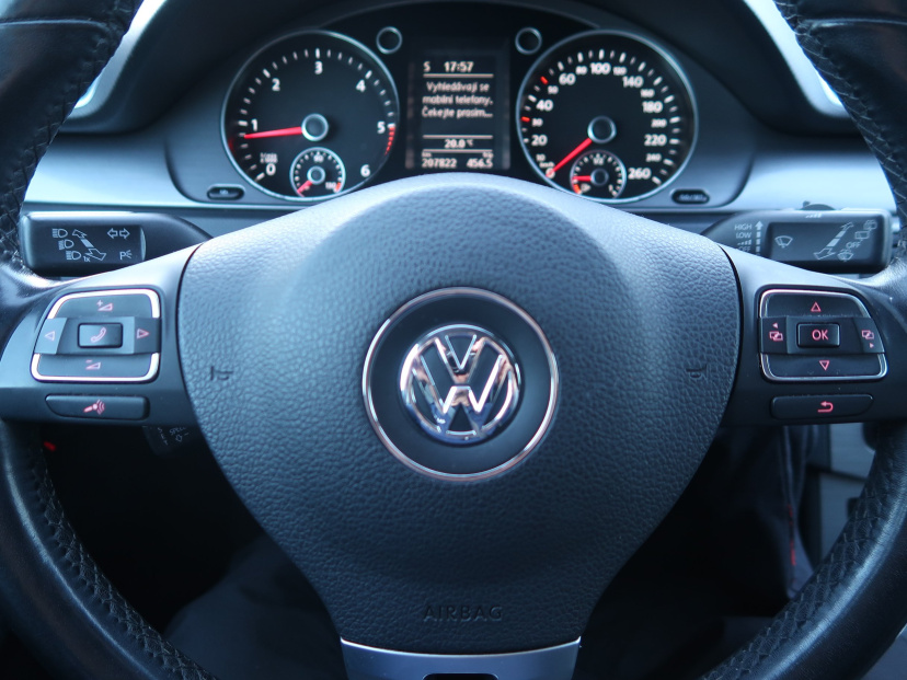 Volkswagen Passat, 2011