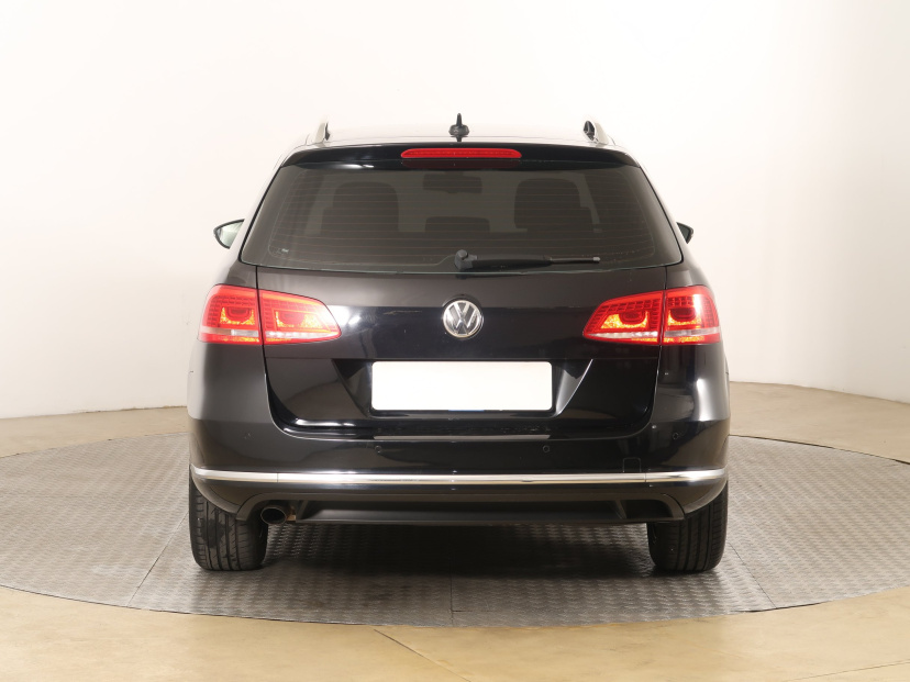 Volkswagen Passat, 2011
