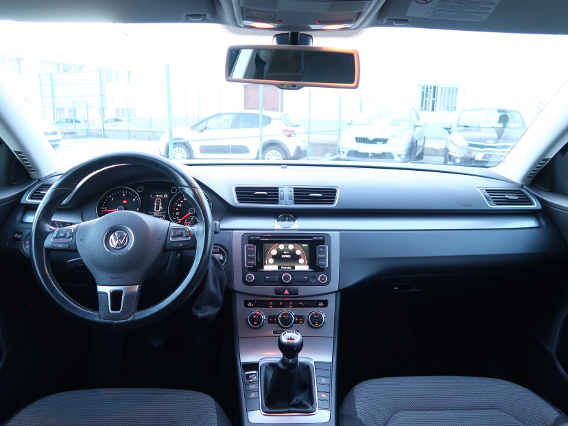 Volkswagen Passat, 2011