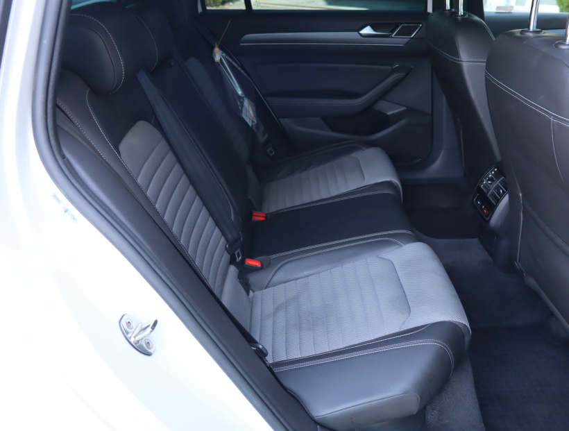 Volkswagen Passat, 2015