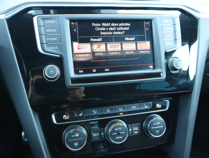 Volkswagen Passat, 2015