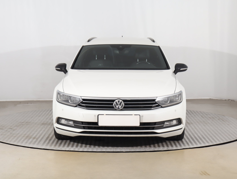 Volkswagen Passat, 2015