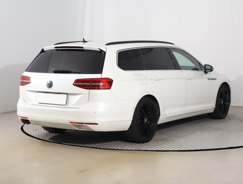 Volkswagen Passat, 2015