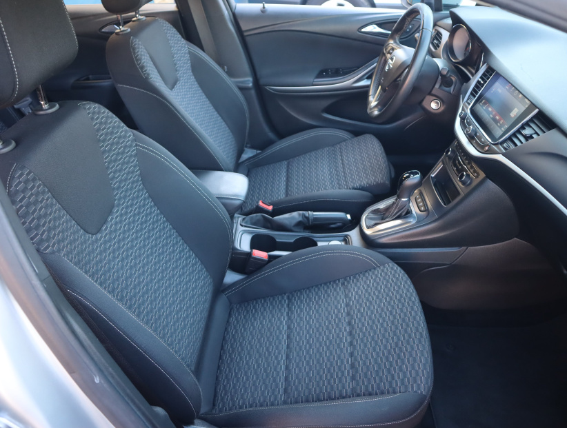 Opel Astra, 2018