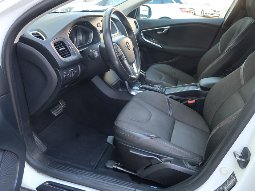 Volvo V40 Cross Country, 2019