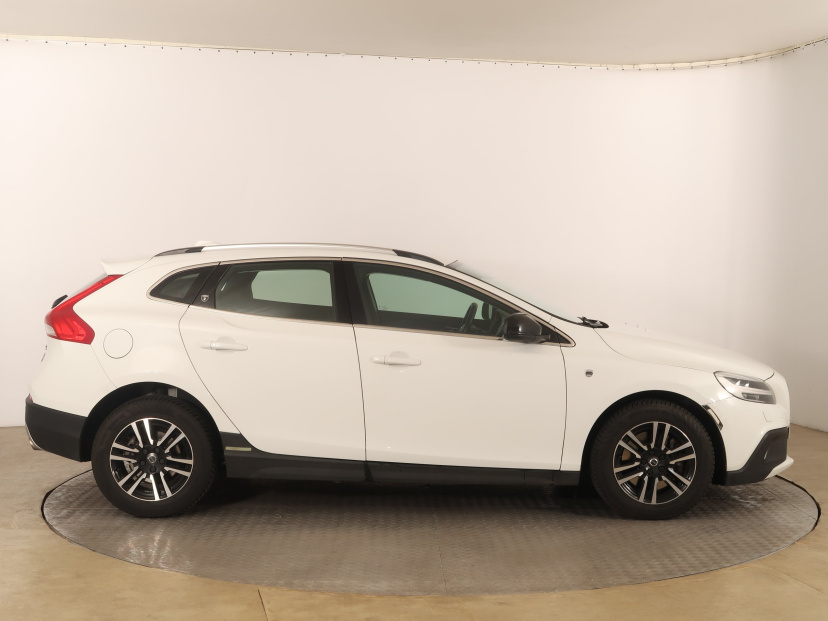 Volvo V40 Cross Country, 2019