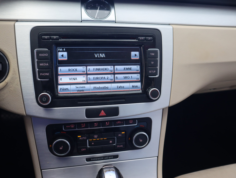 Volkswagen Passat CC, 2011