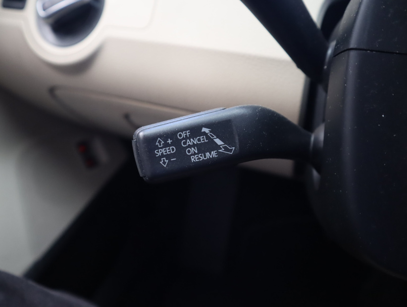 Volkswagen Passat CC, 2011