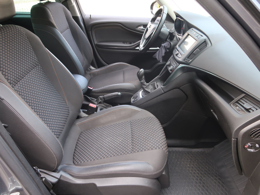 Opel Zafira Tourer, 2017