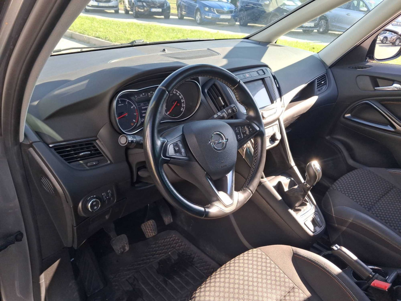 Opel Zafira Tourer, 2017
