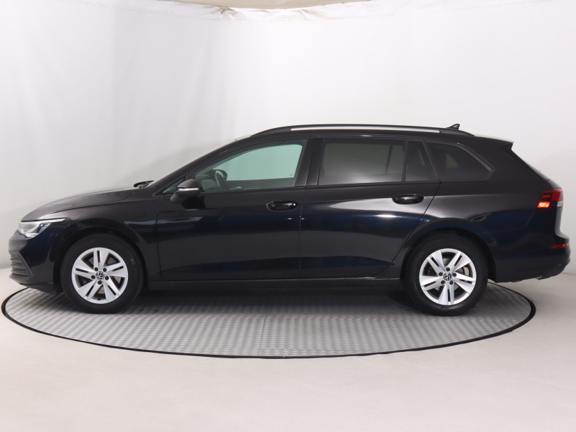Volkswagen Golf, 2023